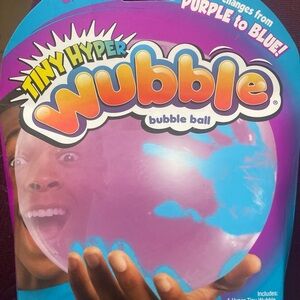 Tiny Hyper Wubble Bubble Ball - Color-Changing Purple & Blue